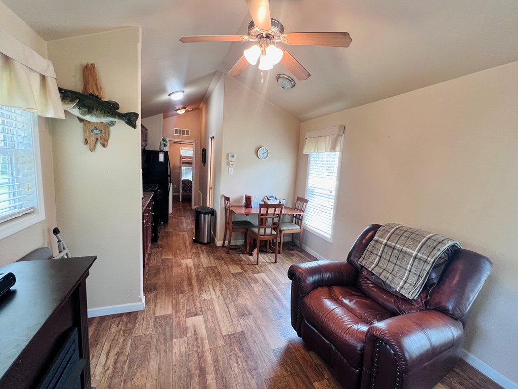 430 Pine Cone Lane Property Photo 6