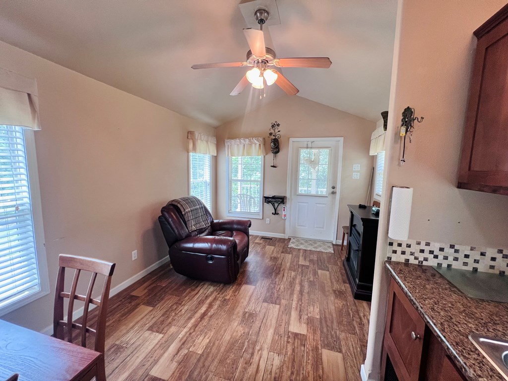 430 Pine Cone Lane Property Photo 7