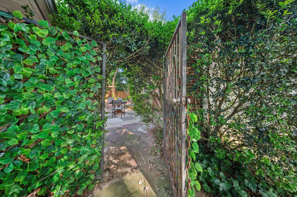 624 Oakview Drive Property Photo 39