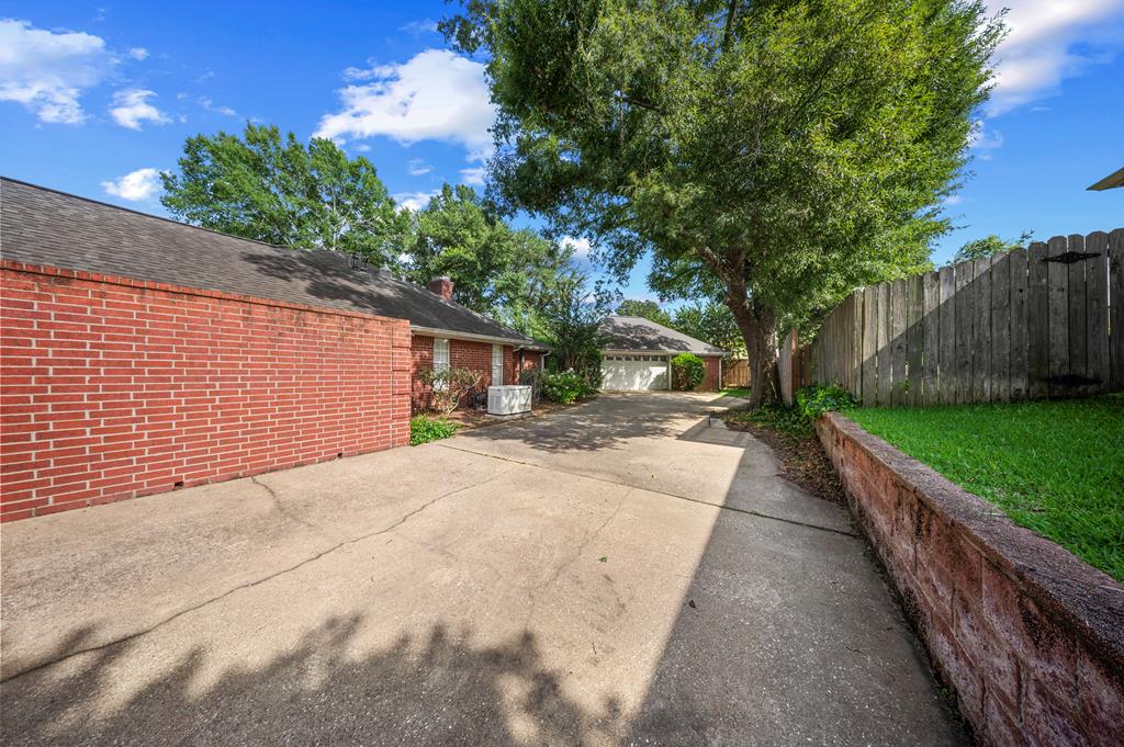 624 Oakview Drive Property Photo 41