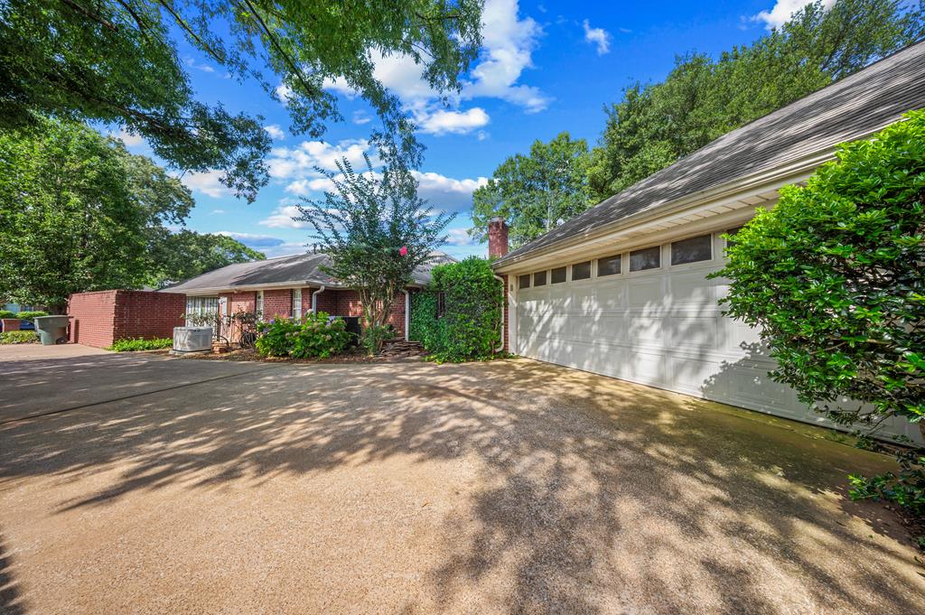 624 Oakview Drive Property Photo 42