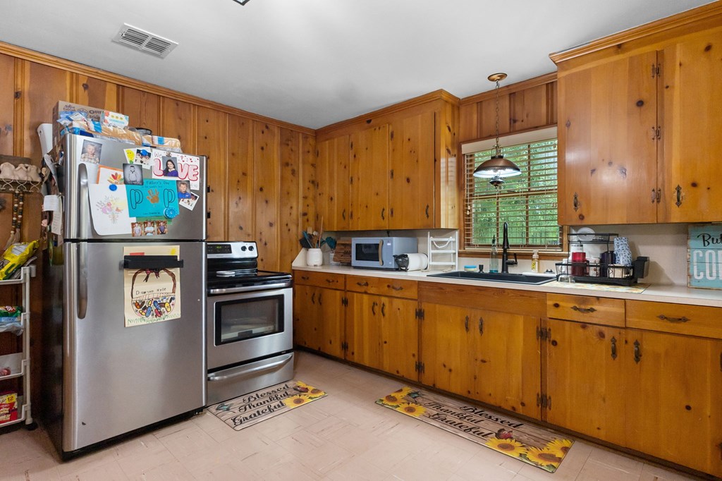106 N Ayish Street Property Photo 6