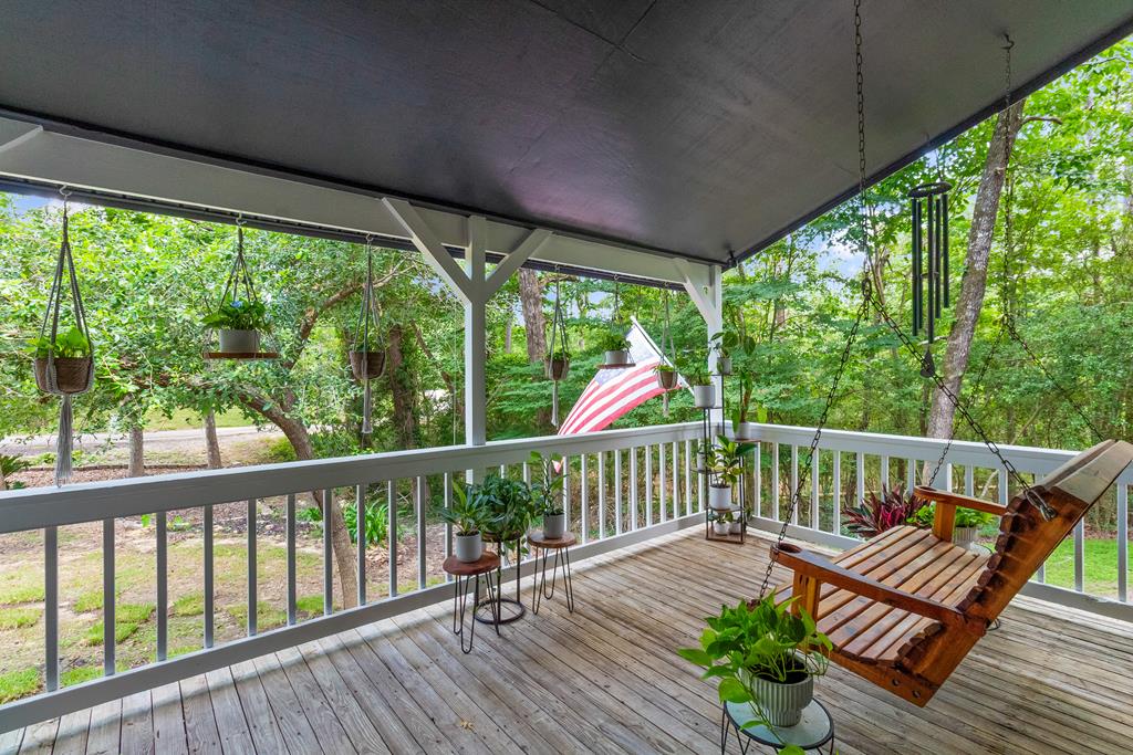 279 Angler Loop Property Photo 6