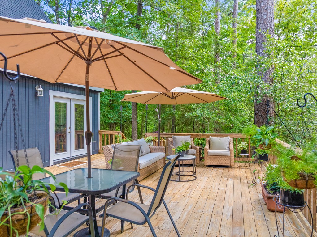 279 Angler Loop Property Photo 8