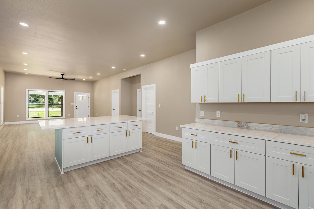 448 Commerce Property Photo 11