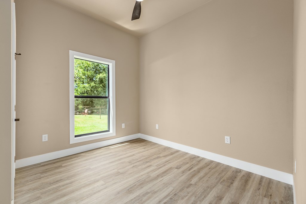 448 Commerce Property Photo 18