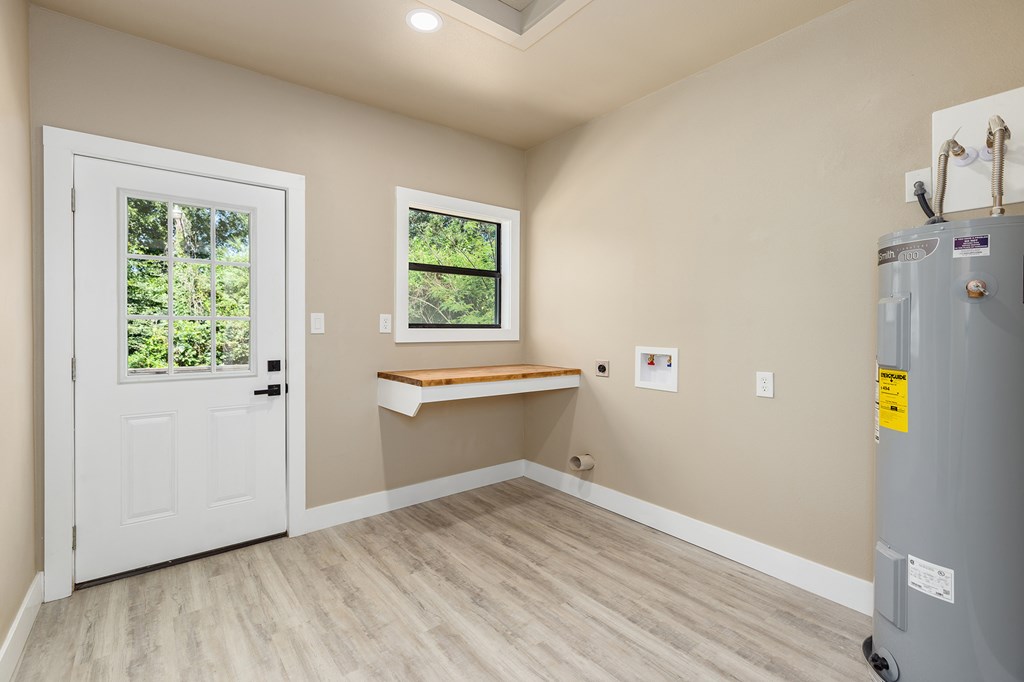 448 Commerce Property Photo 20