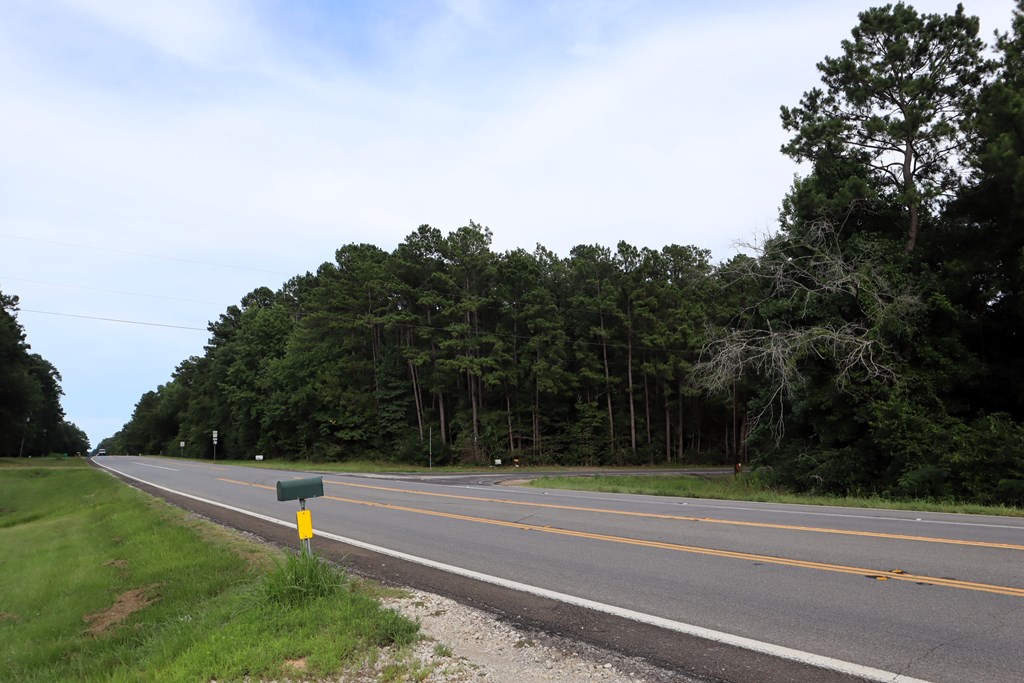 Pid# 36938 Hwy 103e Property Photo 4