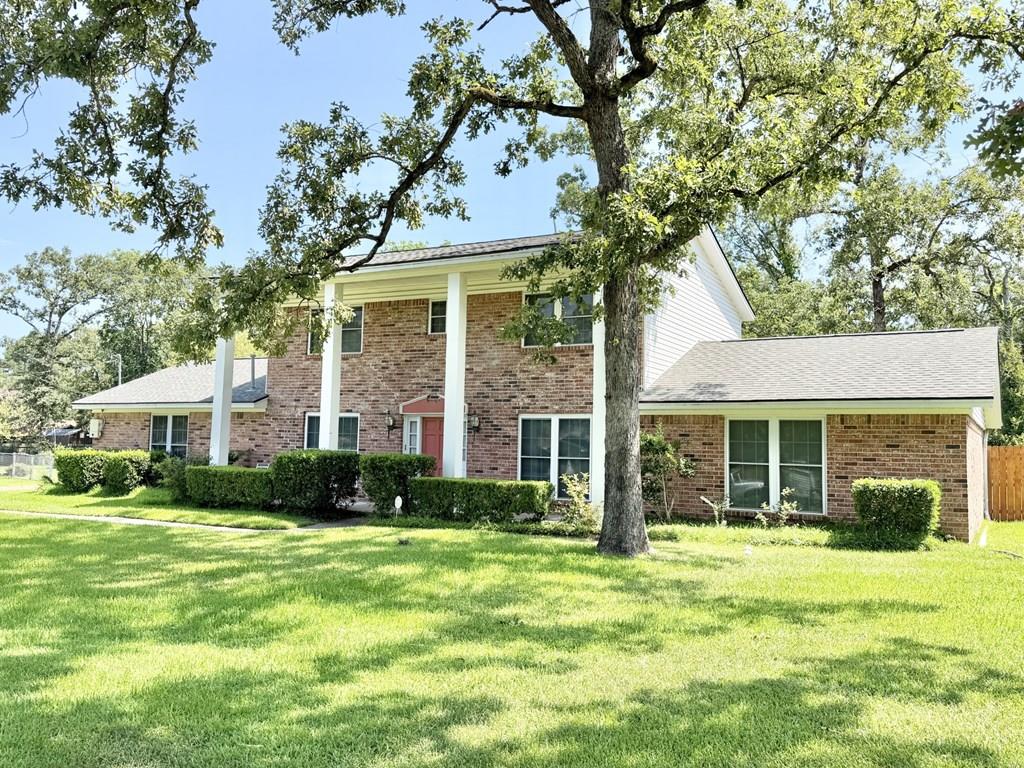 1307 Edgewood Circle Property Photo 4