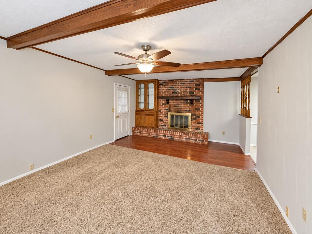1307 Edgewood Circle Property Photo 9