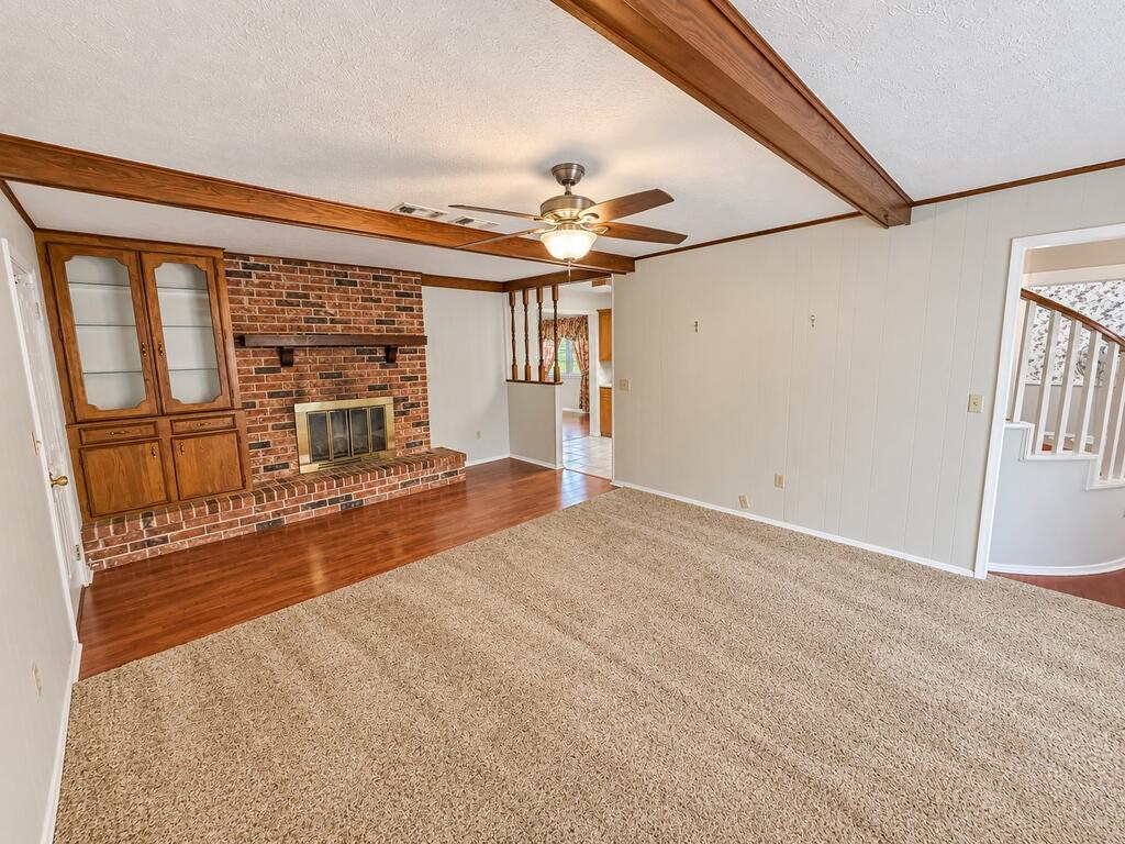 1307 Edgewood Circle Property Photo 10
