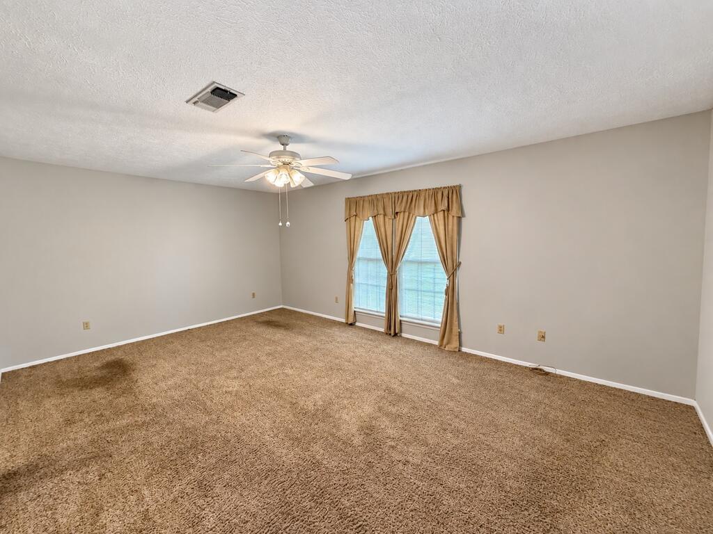 1307 Edgewood Circle Property Photo 12
