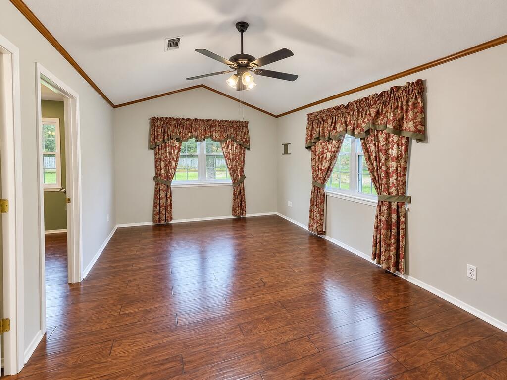 1307 Edgewood Circle Property Photo 15