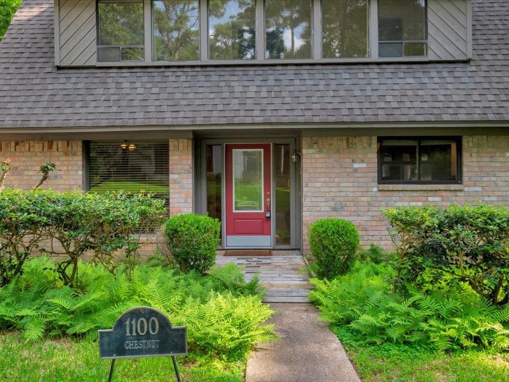 1100 Chestnut Property Photo 2