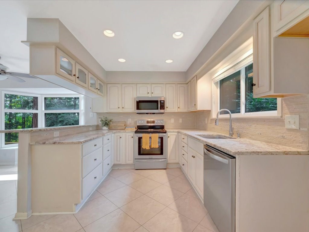 1100 Chestnut Property Photo 5