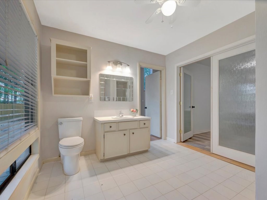 1100 Chestnut Property Photo 21