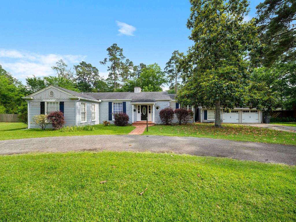709 Pinetree Lane Property Photo 1