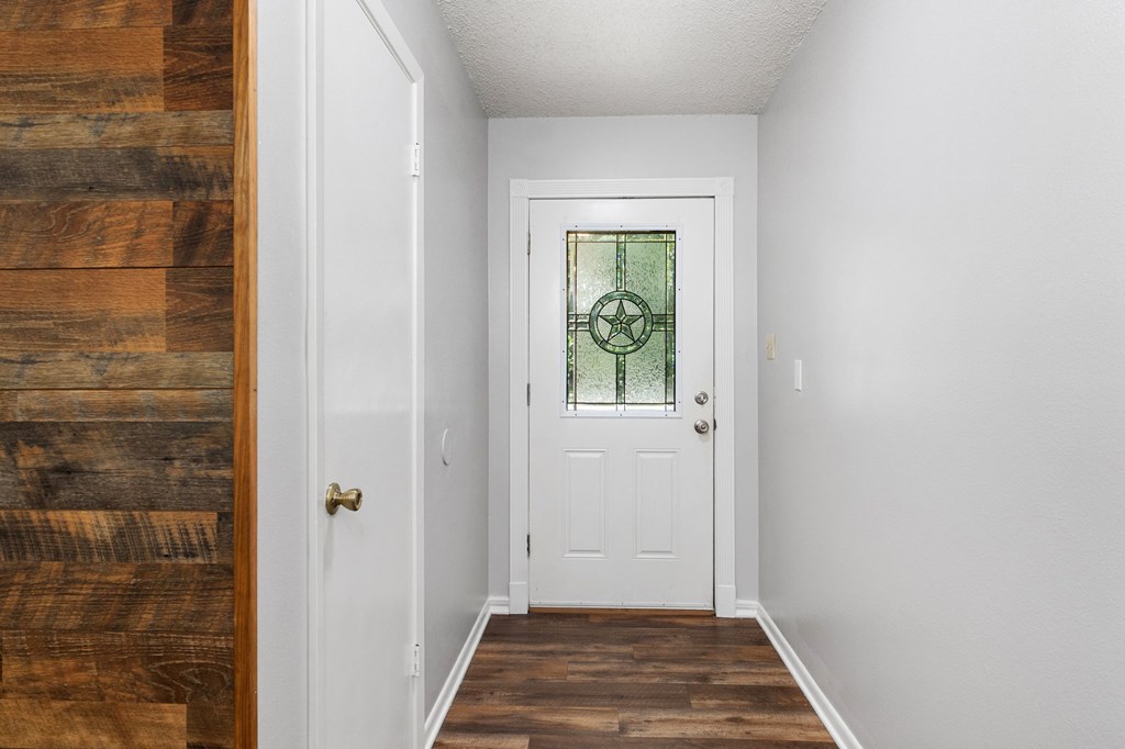 402 Forest Creek Drive Property Photo 3