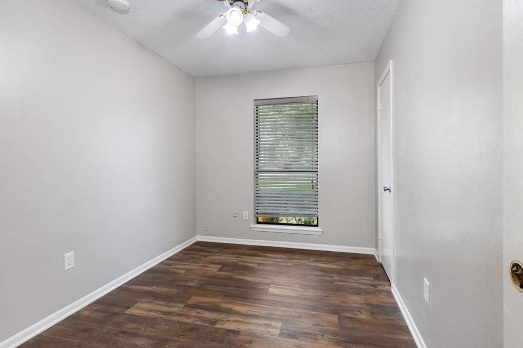 402 Forest Creek Drive Property Photo 19