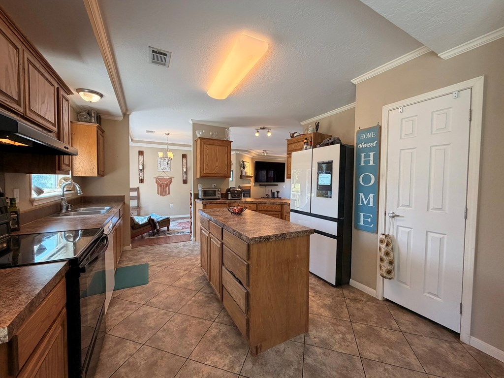 1086 Fm 2680 Property Photo 8