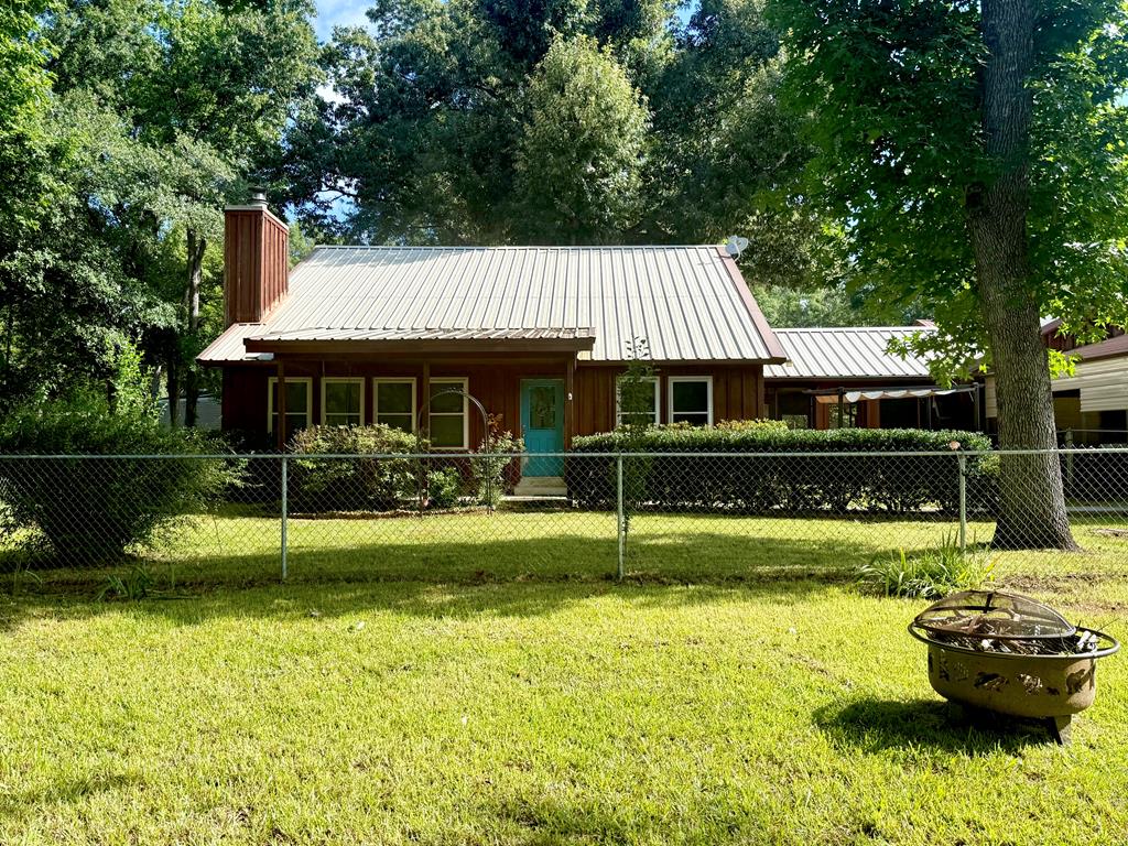 250 Maplewood Drive Property Photo 1