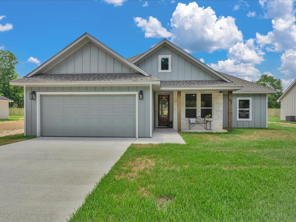 895 Foster Road Property Photo 1