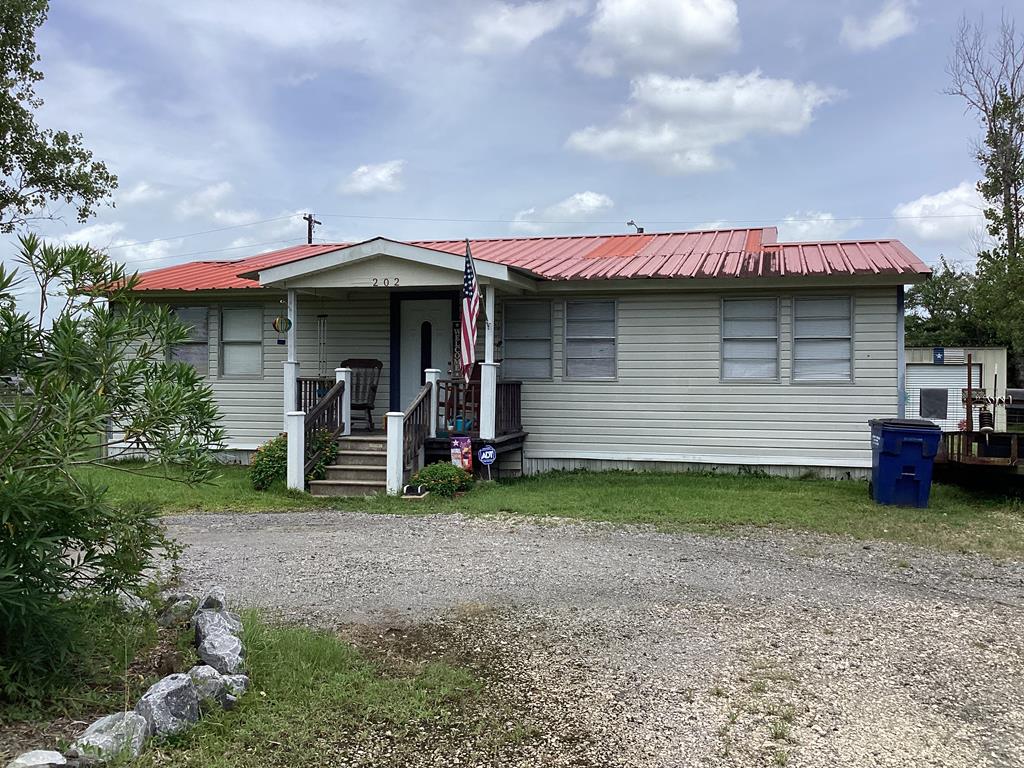202 Freddye Property Photo 1