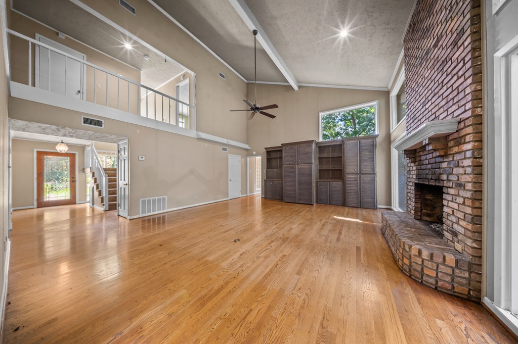 1027 Creek Bend Drive Property Photo 3