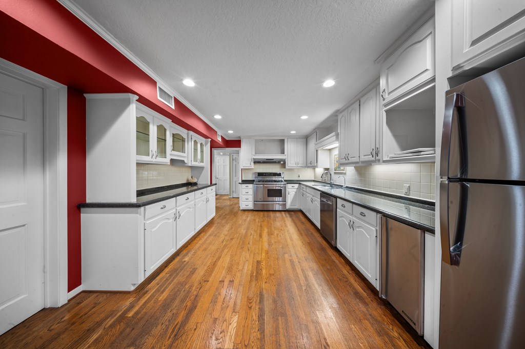 1027 Creek Bend Drive Property Photo 5