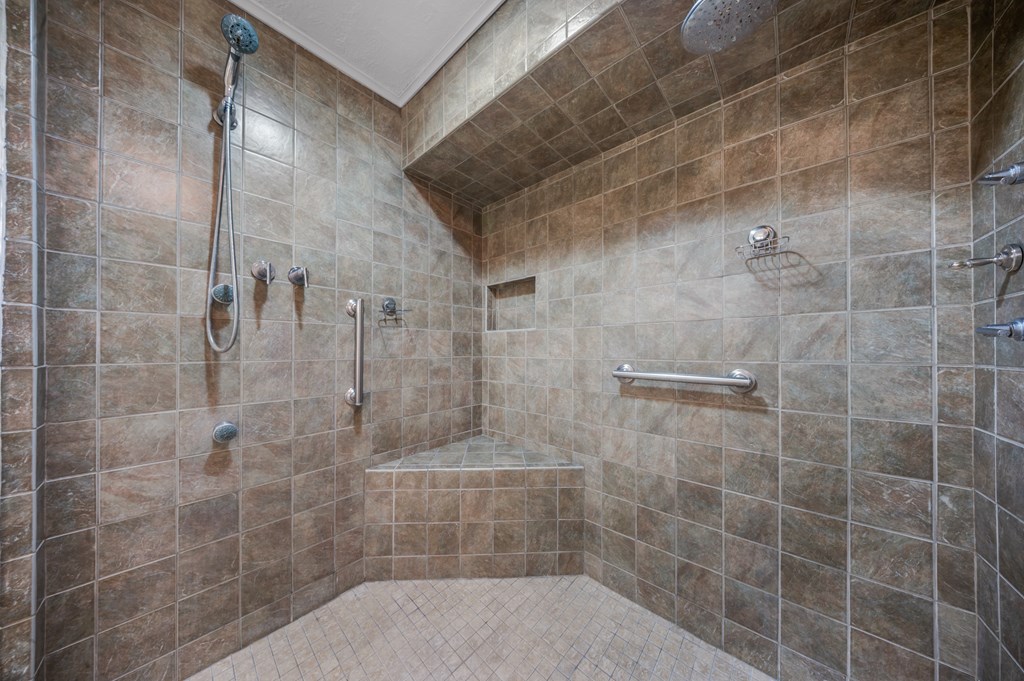 1027 Creek Bend Drive Property Photo 18