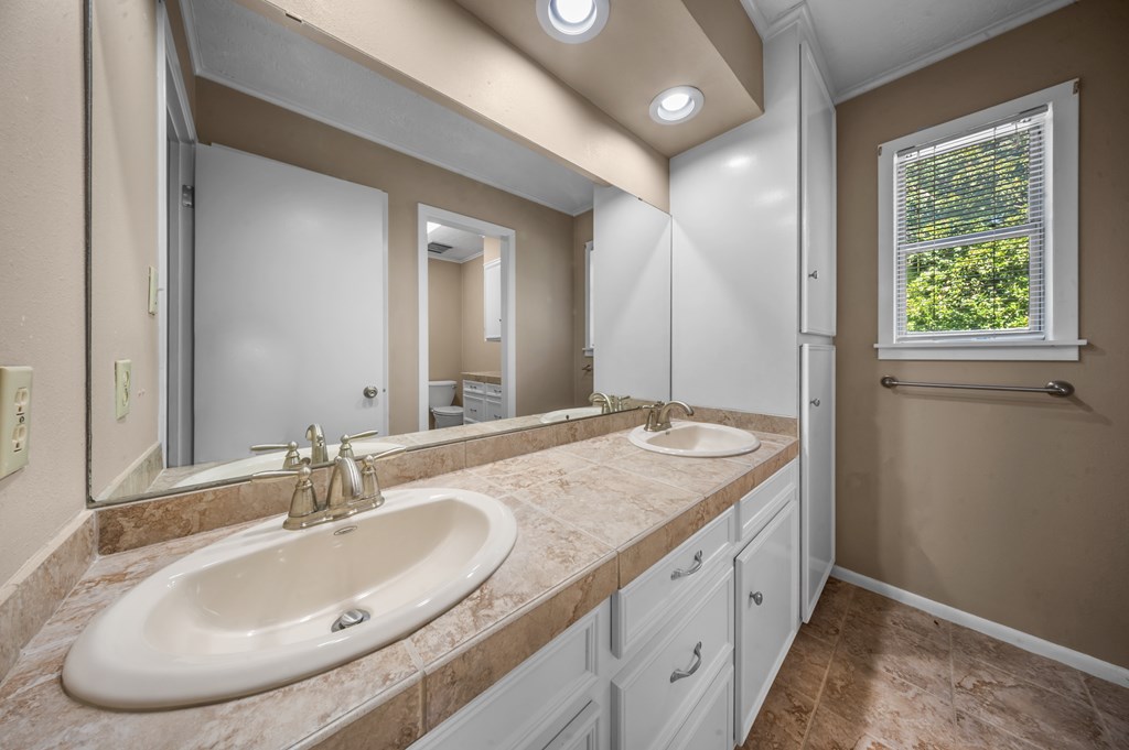 1027 Creek Bend Drive Property Photo 22