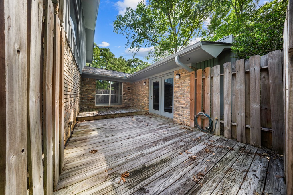 1027 Creek Bend Drive Property Photo 33