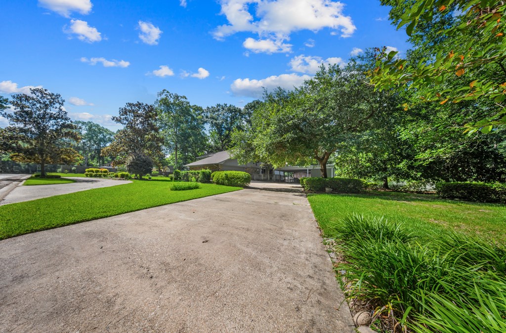 1027 Creek Bend Drive Property Photo 36