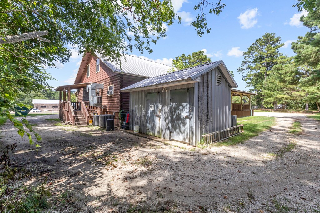 203 W Elder St Property Photo 54