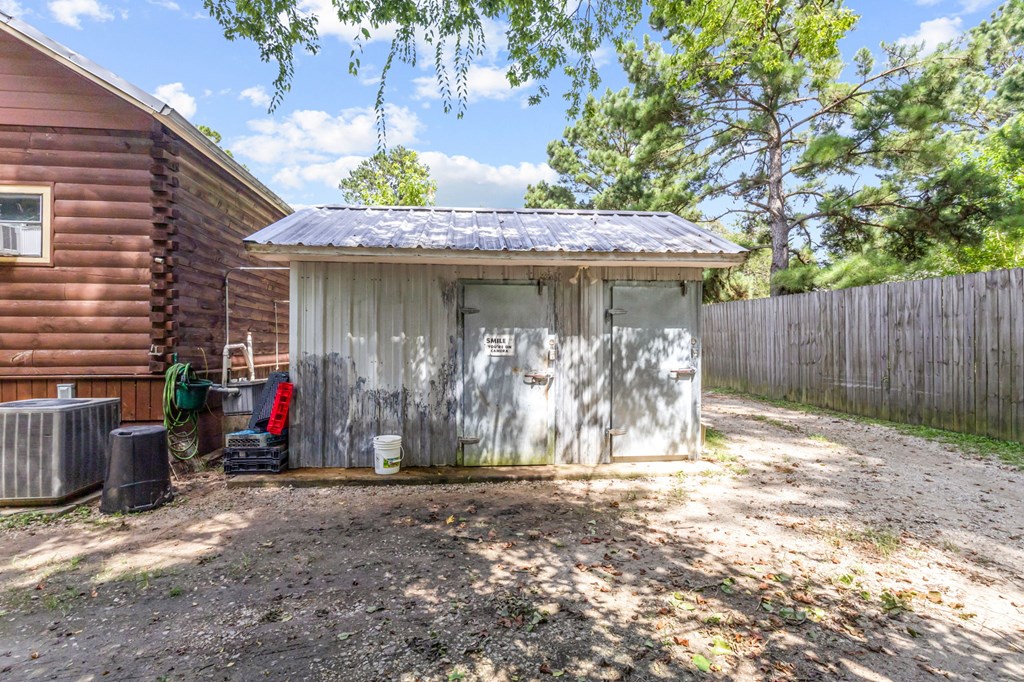 203 W Elder St Property Photo 55