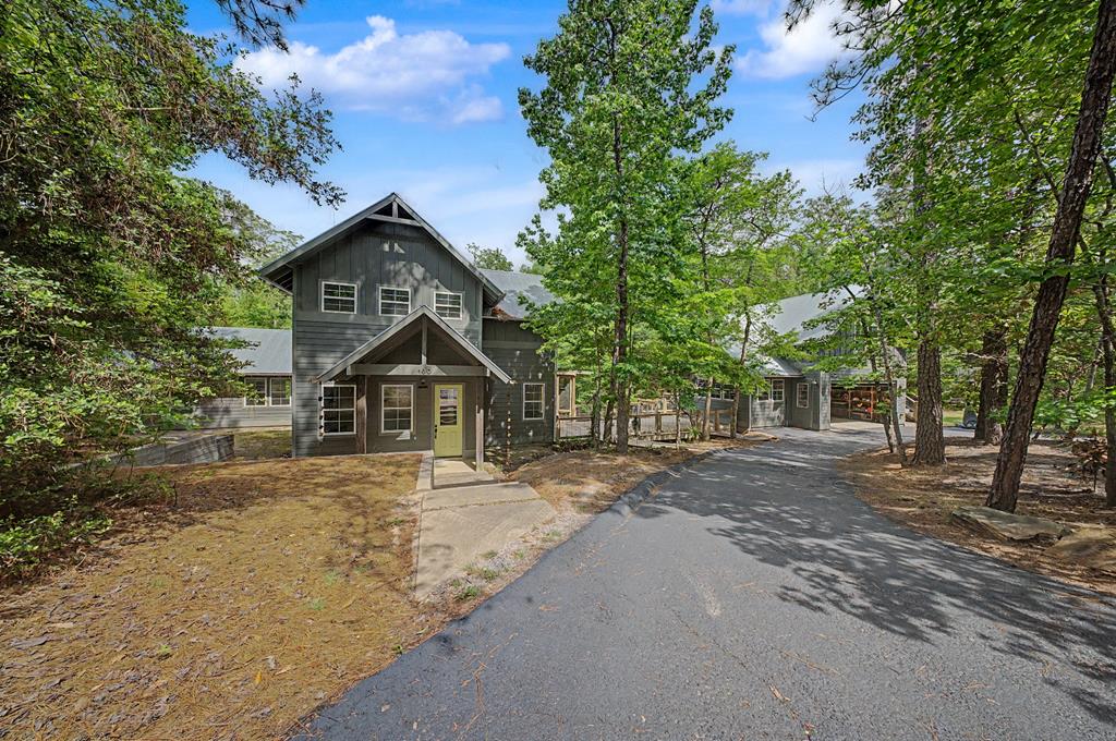 160 Delcrest Drive Property Photo 1