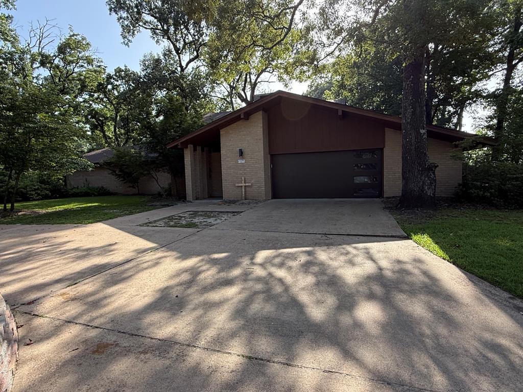 2529 Carole Street Property Photo 1