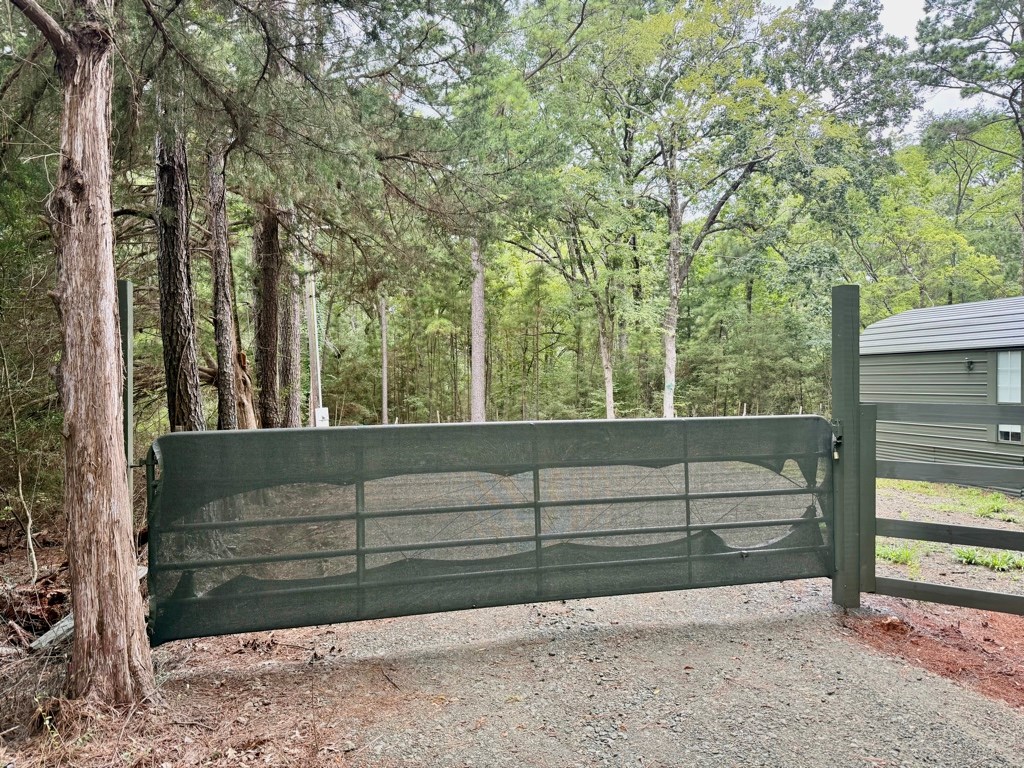 425 Monument Drive Property Photo 3