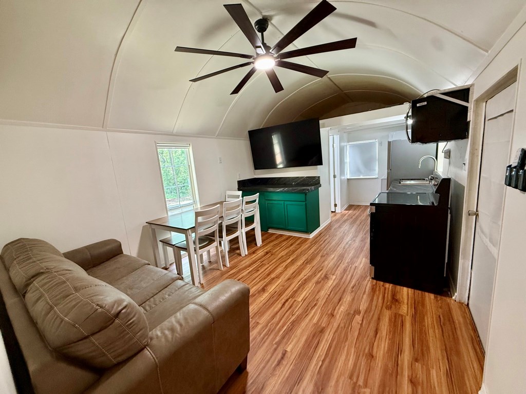425 Monument Drive Property Photo 11