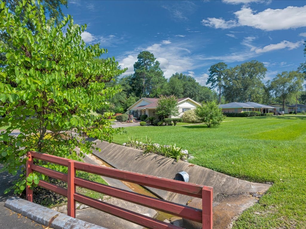 506 Carter Drive Property Photo 3