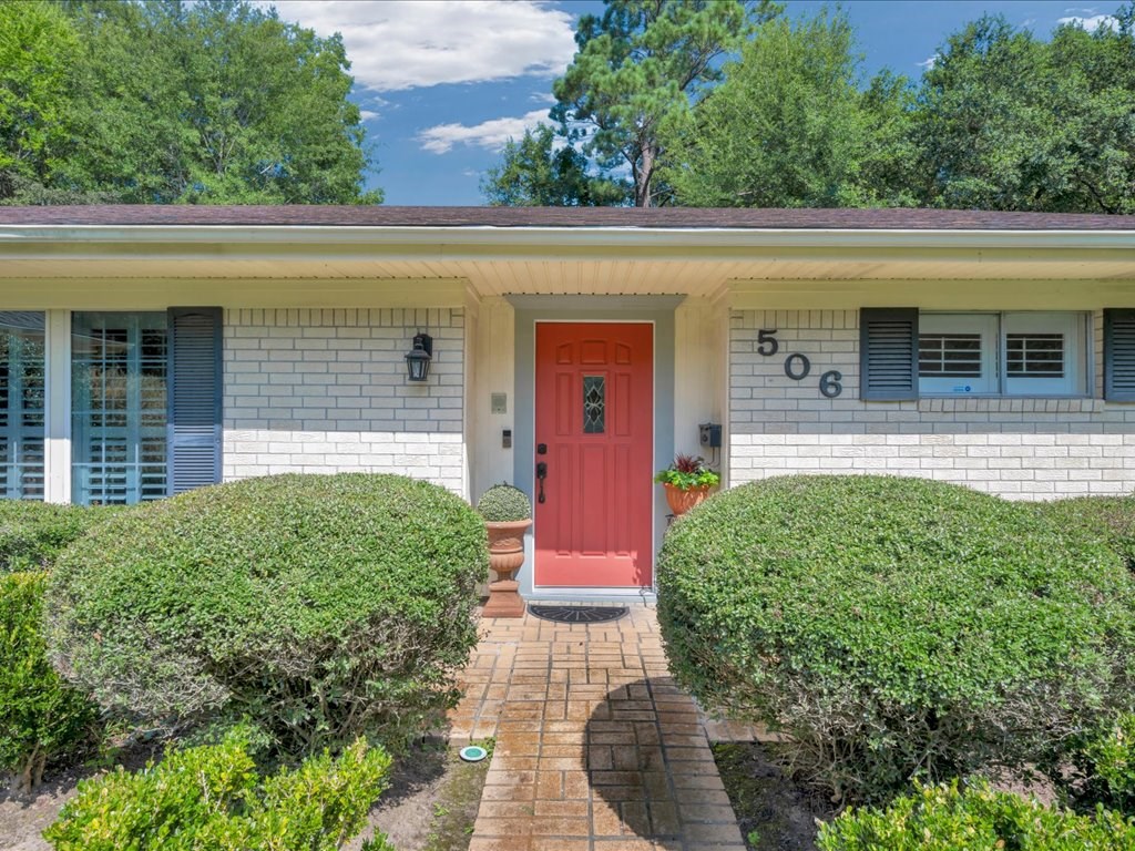 506 Carter Drive Property Photo 4