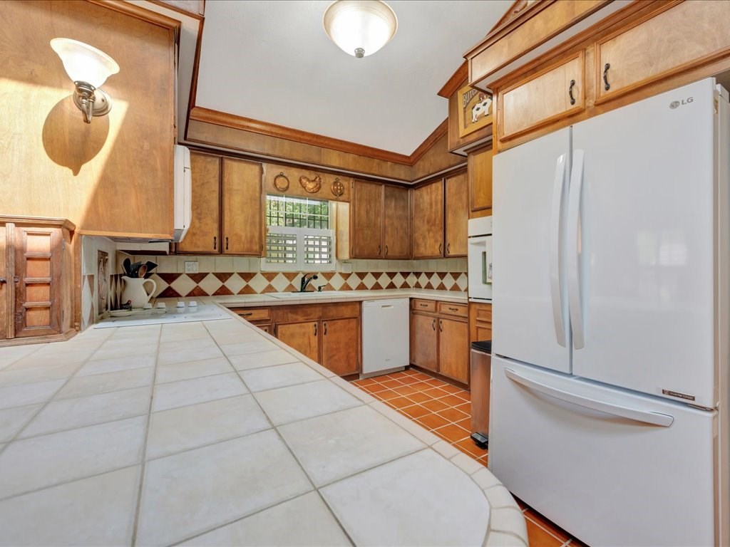 506 Carter Drive Property Photo 16