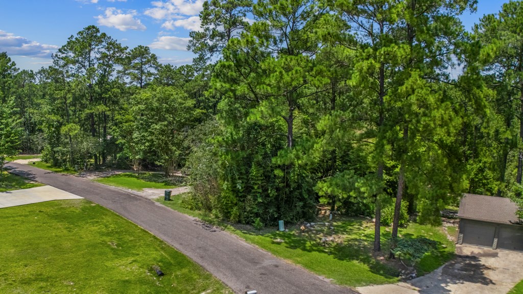 435 Pinehurst Drive Property Photo 8