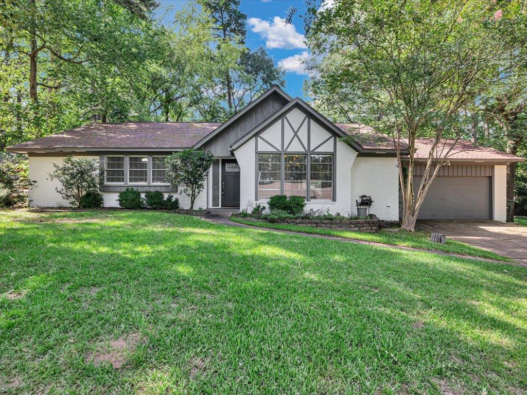 2115 E Austin Street Property Photo 1