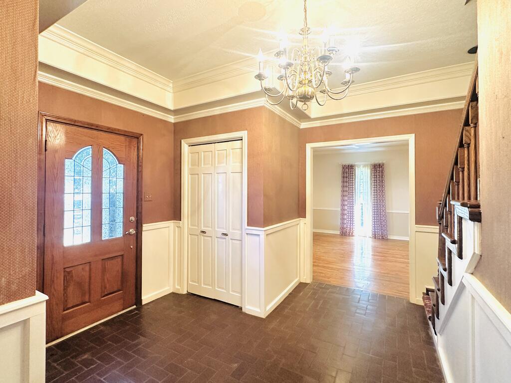 621 Malone Rd Property Photo 5