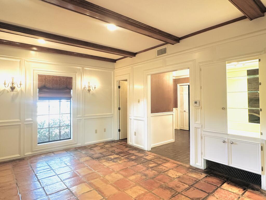 621 Malone Rd Property Photo 6