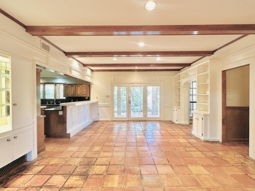 621 Malone Rd Property Photo 9