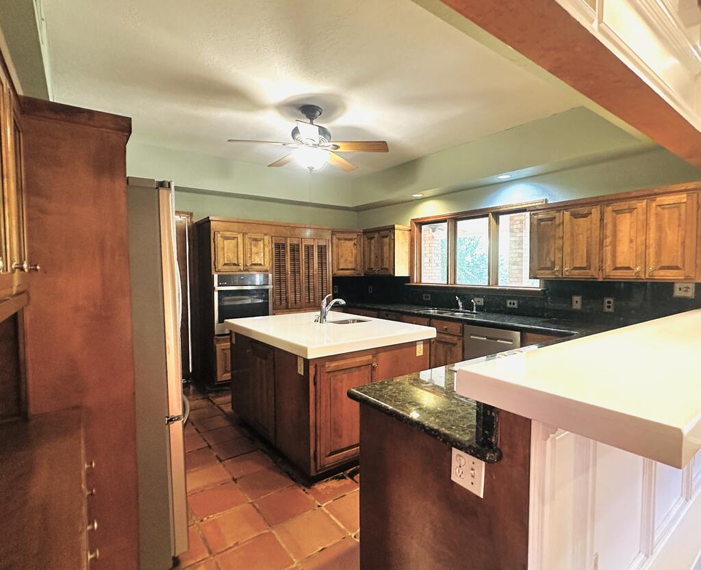 621 Malone Rd Property Photo 12