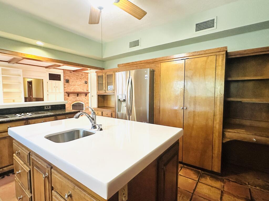 621 Malone Rd Property Photo 13