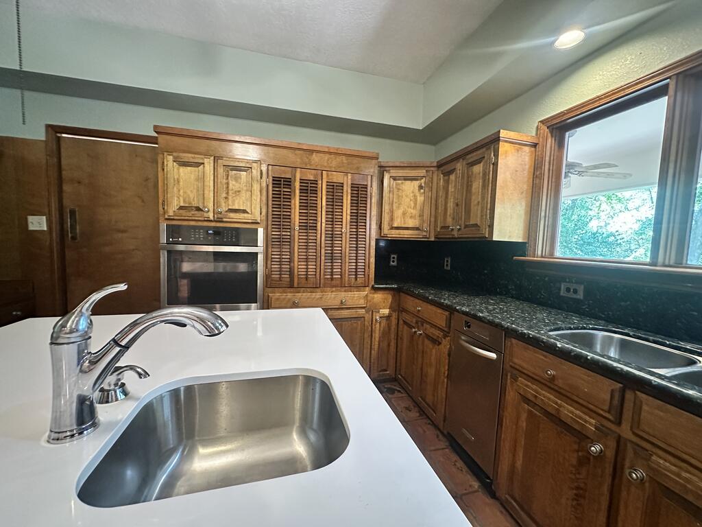 621 Malone Rd Property Photo 15